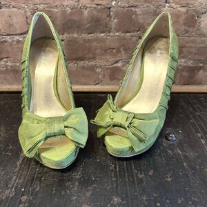 Nine West - Size 5 - Green